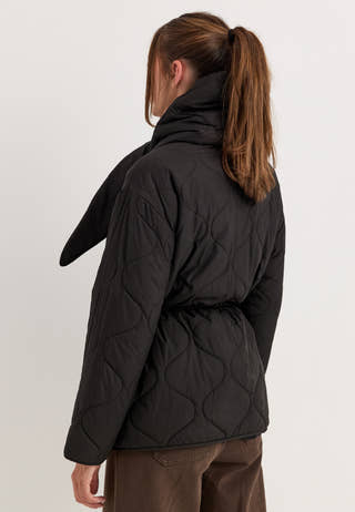 Scarf Quilted Short Jacket Black