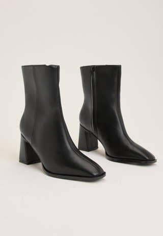 Classic Heeled Boot Black