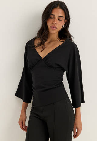V-neck Batwing top Black