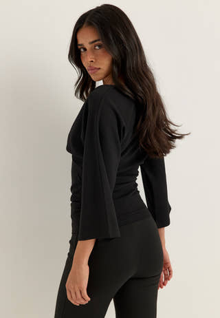 V-neck Batwing top Black
