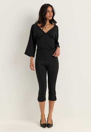 V-neck Batwing top Black