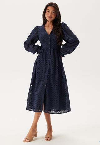 bubbleroom-broderie-anglaise-midi-dress-dark-blue_5