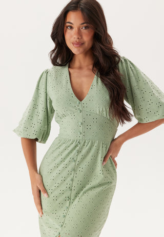 bubbleroom-broderie-anglaise-puff-sleeve-dress-light-green_11