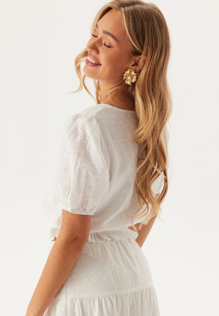 bubbleroom-broderie-anglaise-short-sleeve-blouse-white_1