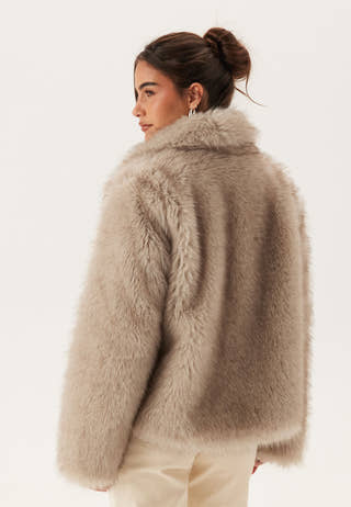 bubbleroom-faux-fur-jacket_6