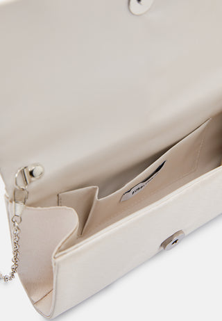 Knot Clutch