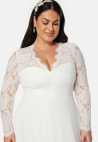 Scallop V-Neck Lace Gown