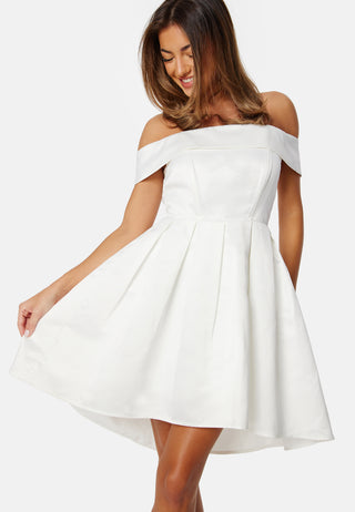 bubbleroom-occasion-quinnie-off-shoulder-dress-white_1