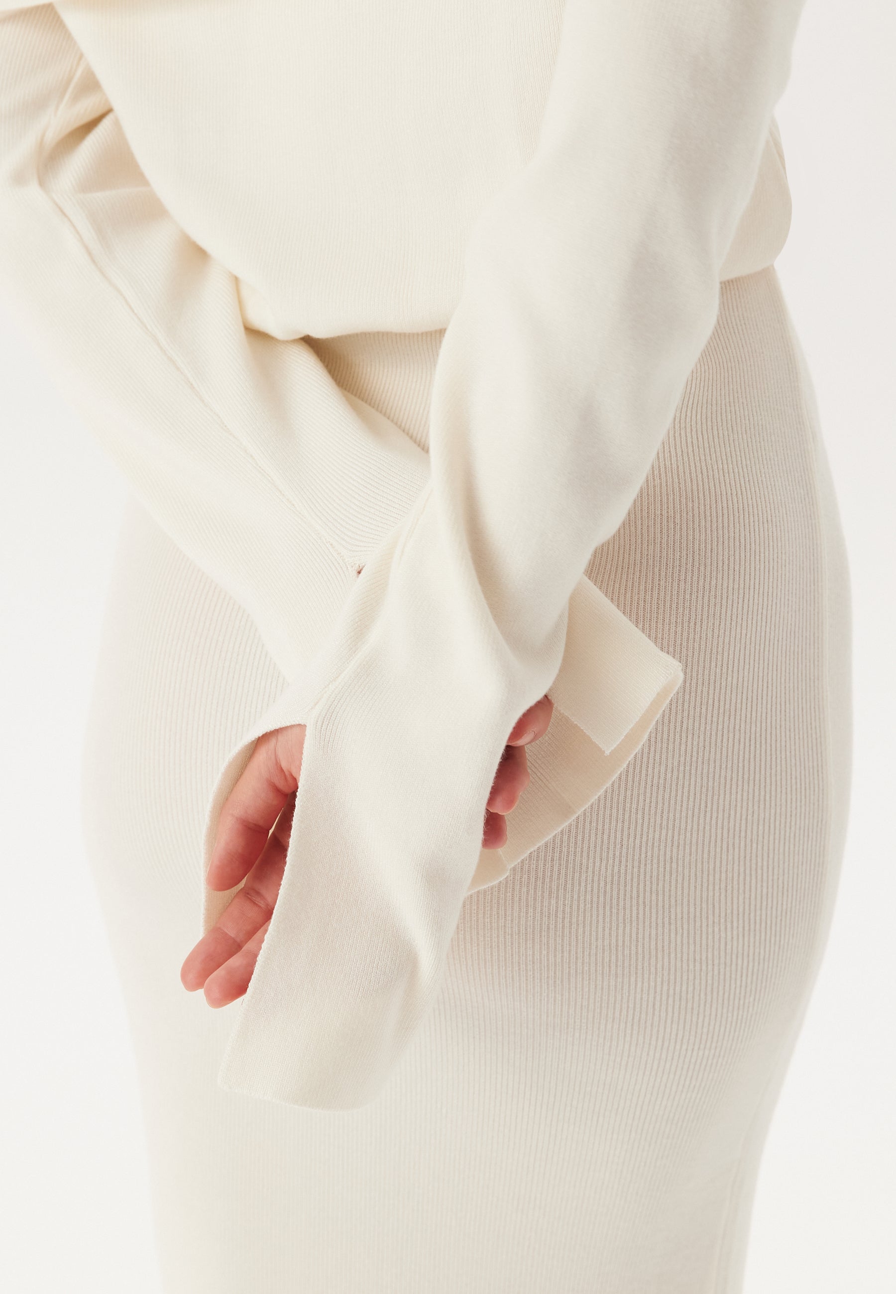 Bubbleroom Off Shoulder Knitted Midi Dress Dresses White Bubbleroom Off Shoulder Knitted Midi Dress Dresses White