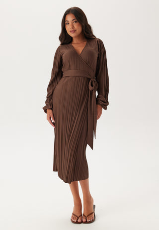 bubbleroom-pleated-wrap-dress-brown_1