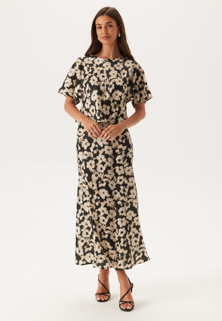 bubbleroom-satin-blouse-blackpatterned_3