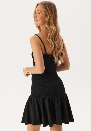 bubbleroom-short-smock-dress-black_2