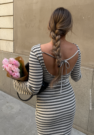 bubbleroom-striped-maxi-dress_8.png