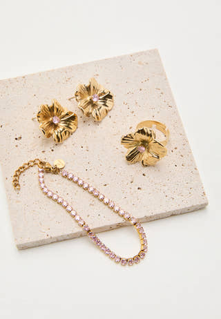 Daisy Ring Celebration