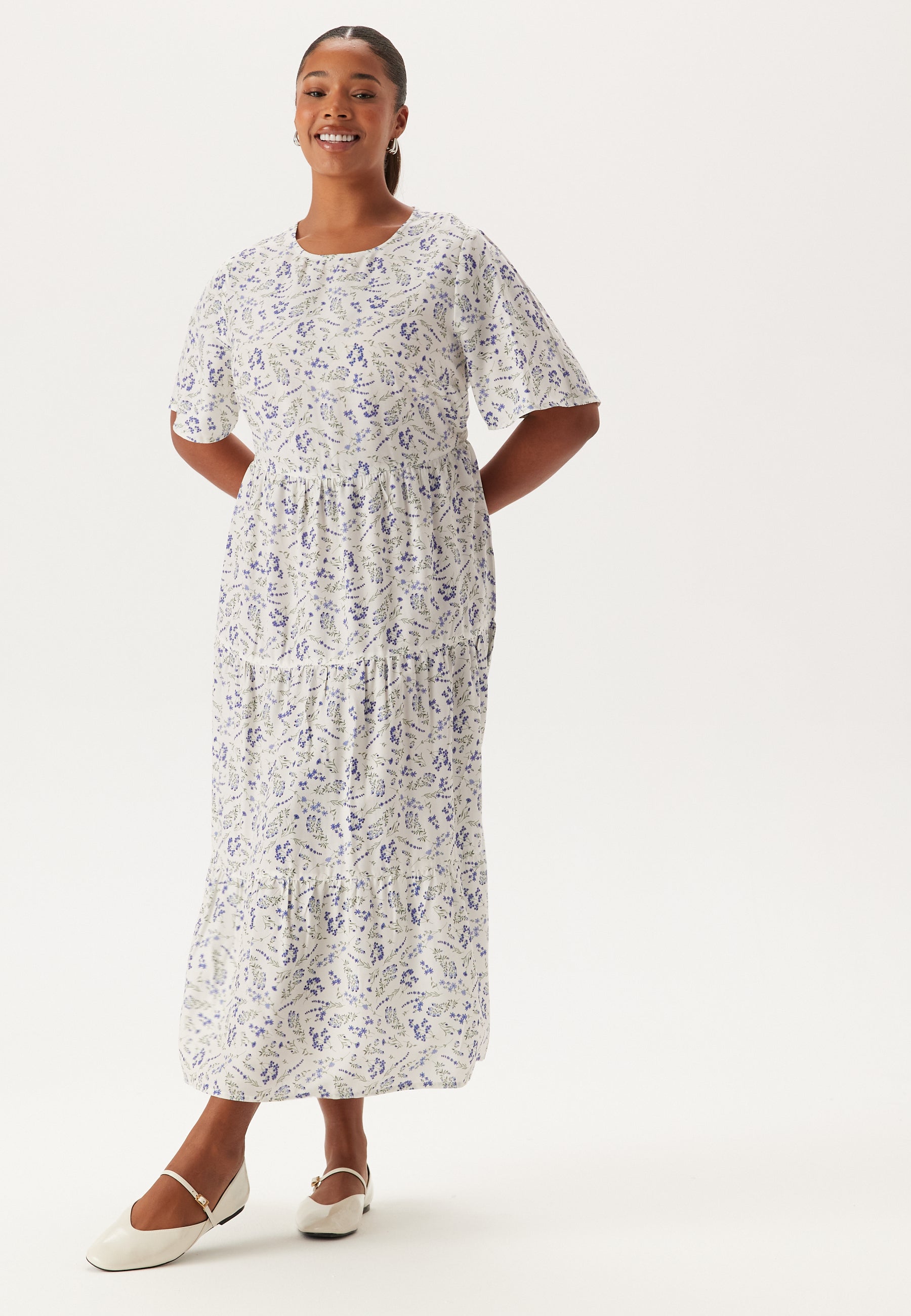 Happy holly – Butterfly Sleeve Viscose Midi Dress – + SIZES – White / Patterned Happy holly – Butterfly Sleeve Viscose Midi Dress – + SIZES – White / Patterned