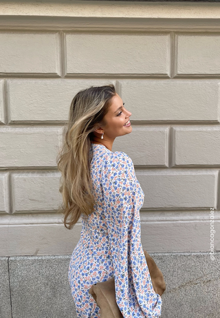 happy-holly-structured-dress_4.png