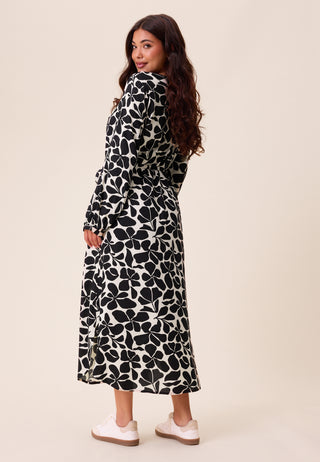 happy-holly-v-neck-viscose-dress-blackpatterned_3